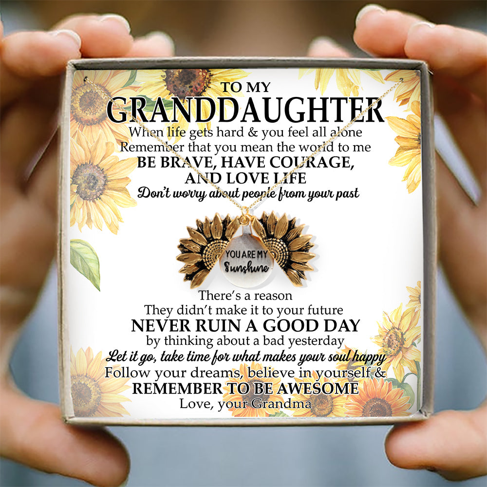 DON'T WORRY ABOUT PEOPLE FROM YOU PAST - NECKLACE FOR GRANDDAUGHTER